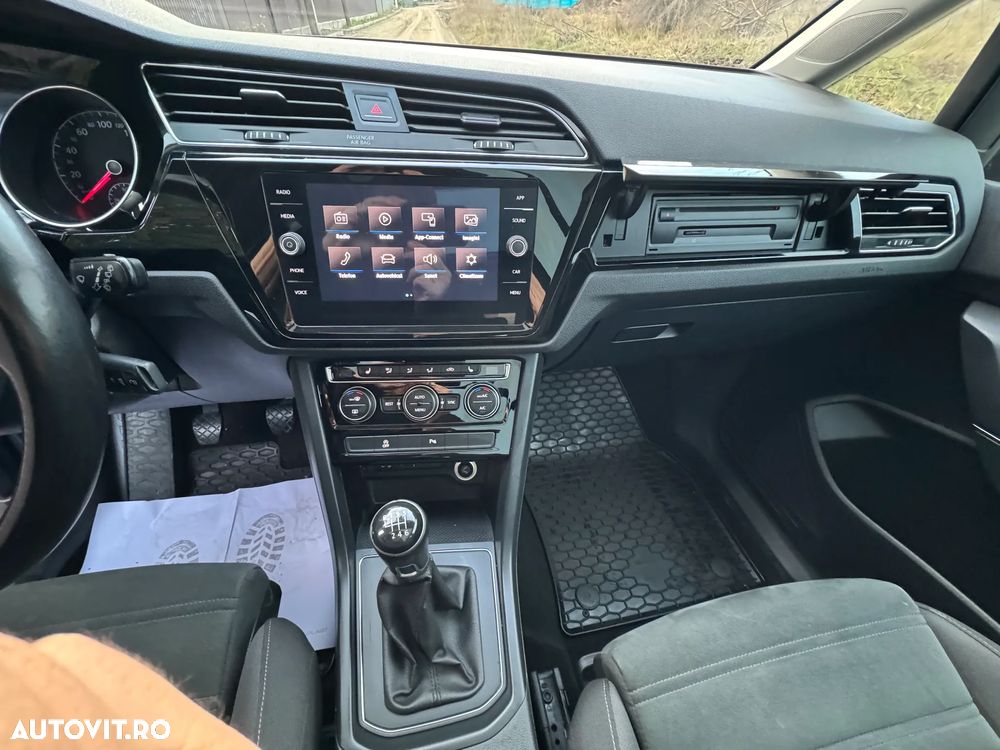 Volkswagen Touran 2.0 TDI Comfortline - 11