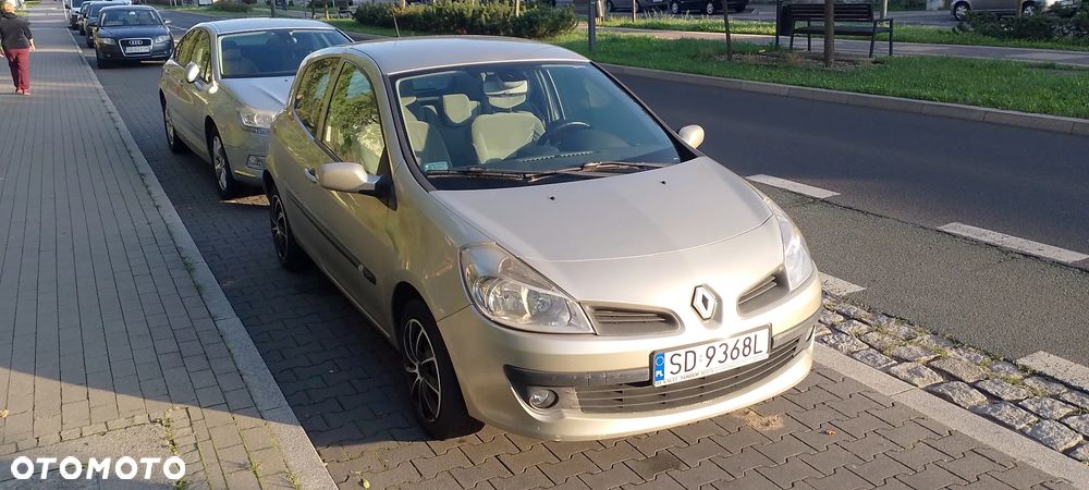 Renault Clio 1.5 dCi Dynamique - 1