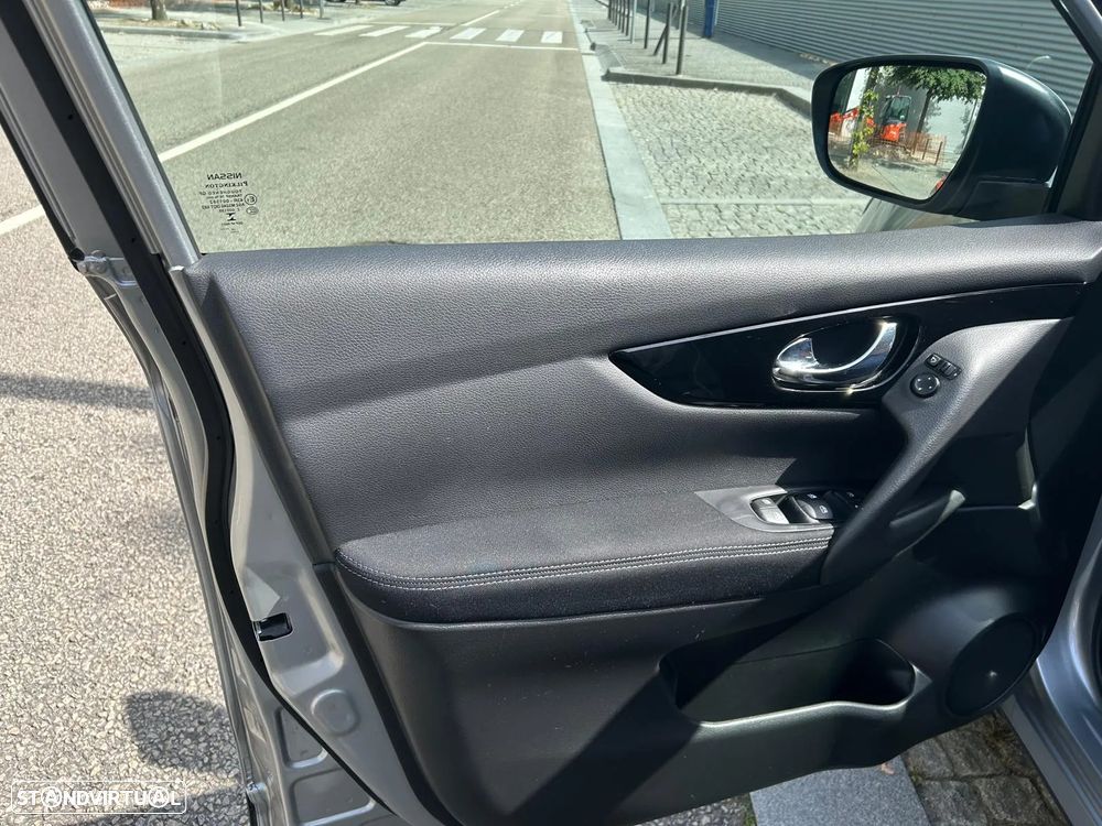 Nissan Qashqai 1.5 dCi N-Connecta - 6