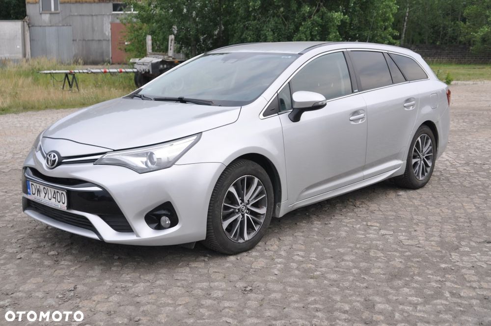 Toyota Avensis 2.0 D-4D Selection - 2