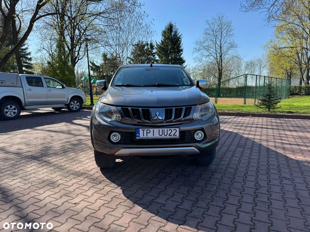 Mitsubishi L200 2.4 d DC Intense + - 6