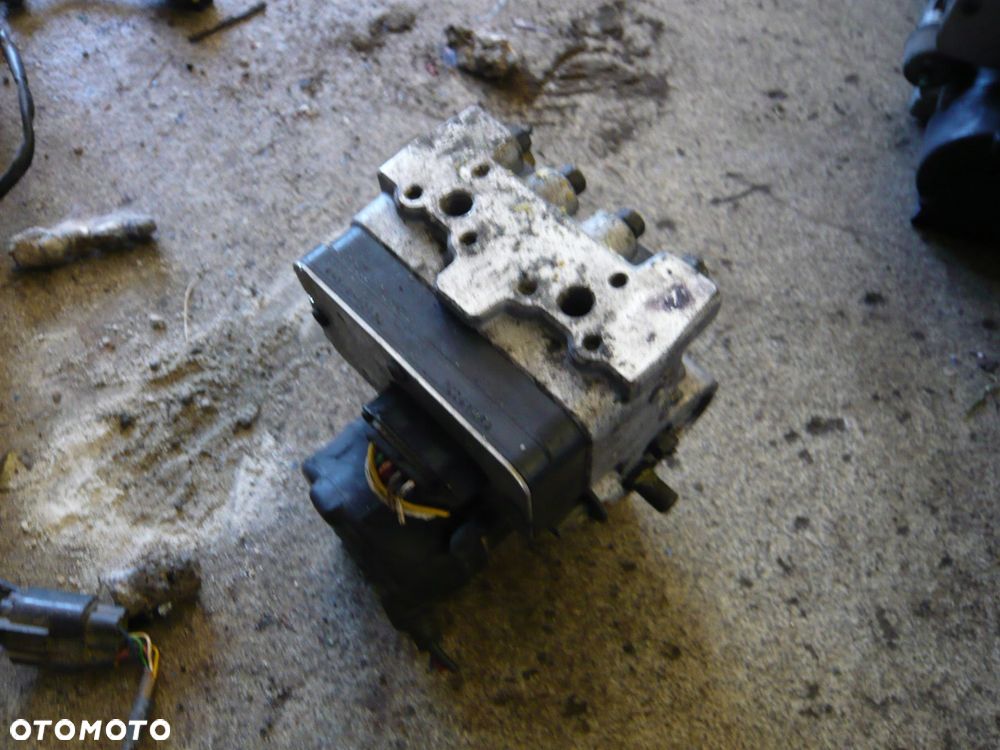 pompa hamulcowa abs 44510-12130 toyota corolla e12 - 1