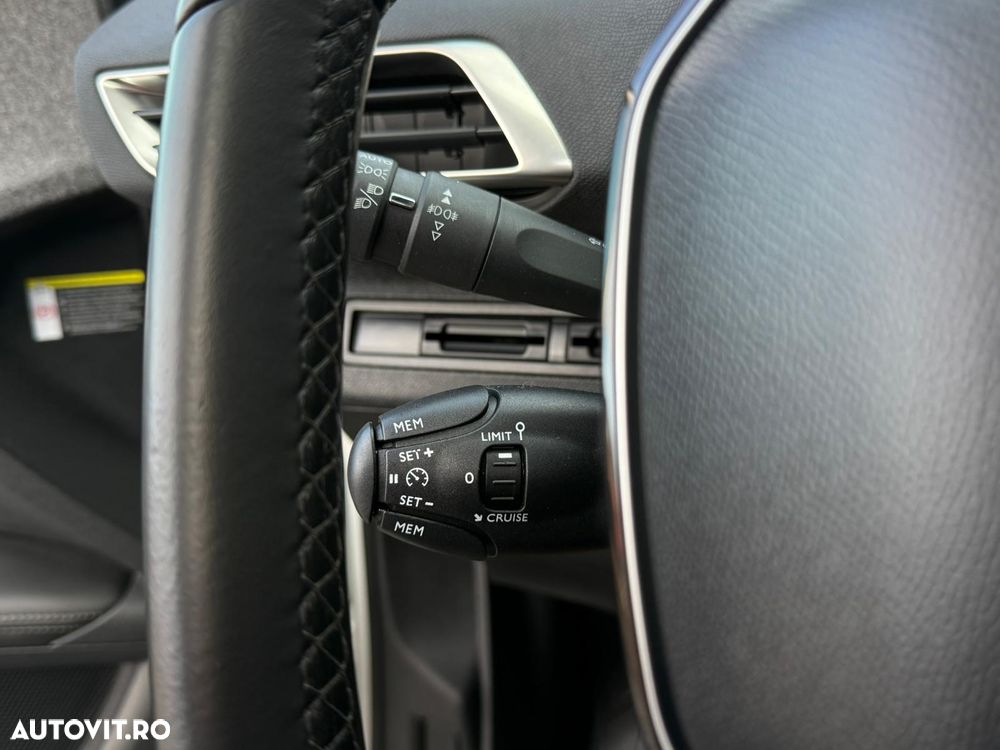 Peugeot 3008 PureTech 130 Stop & Start GPF Allure Pack - 15