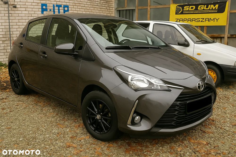 Toyota Yaris 1.5 Premium - 4