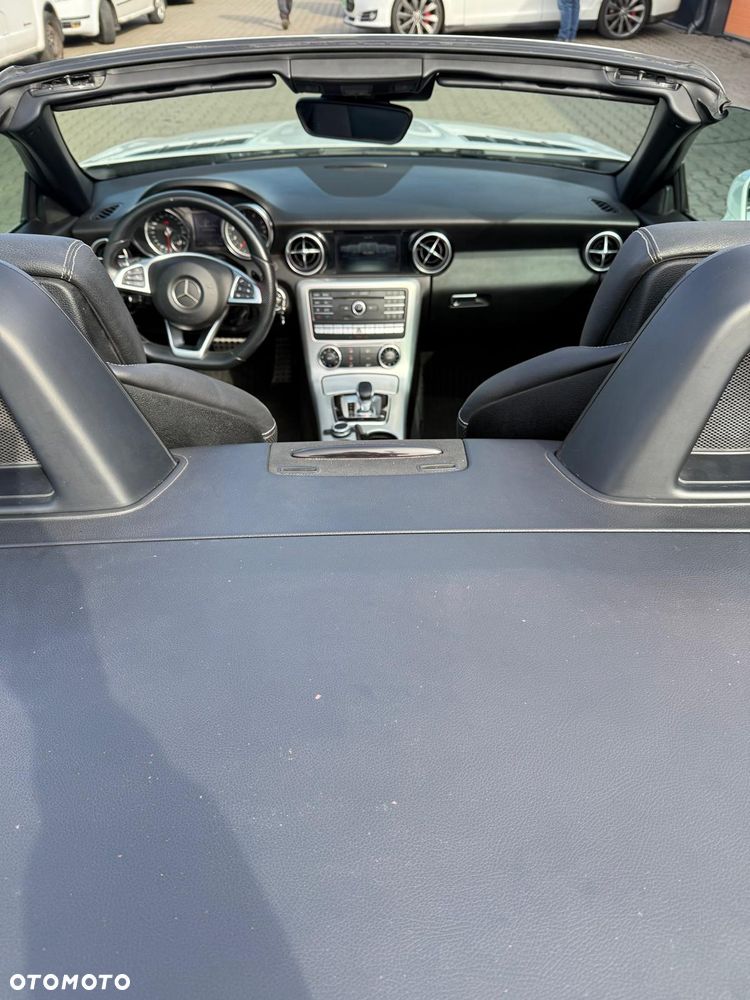 Mercedes-Benz SLC - 10