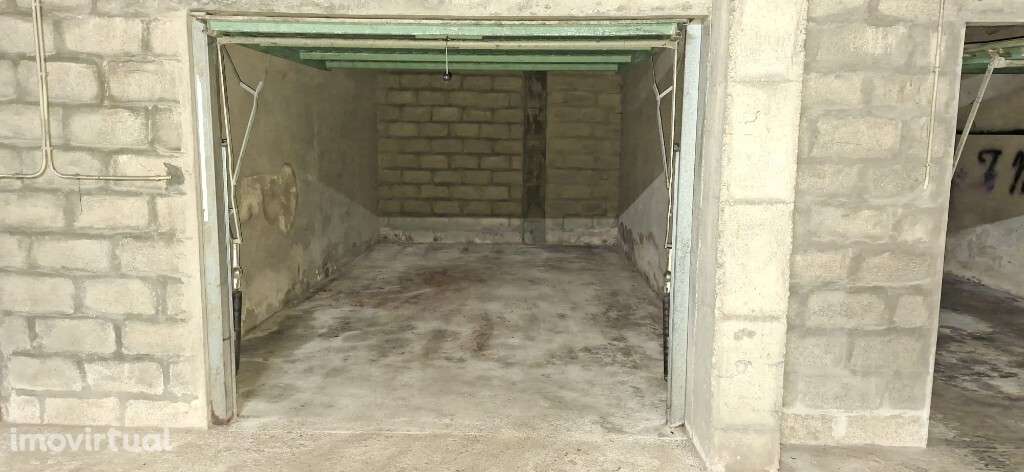 Garagem - Ferreiros - Grande imagem: 2/4