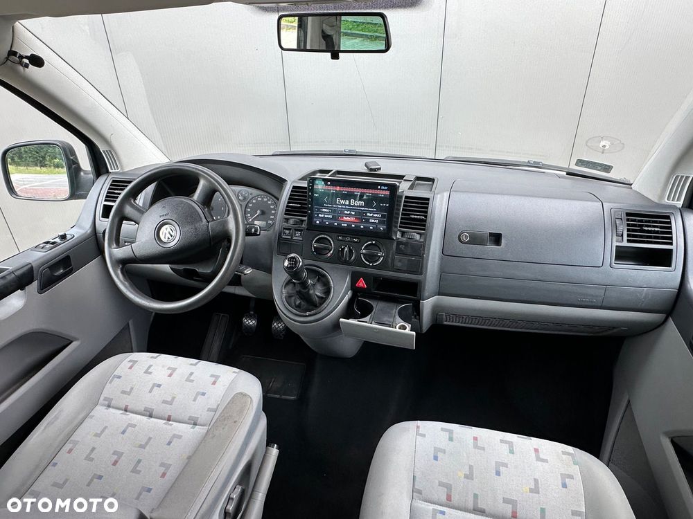 Volkswagen Caravelle - 5