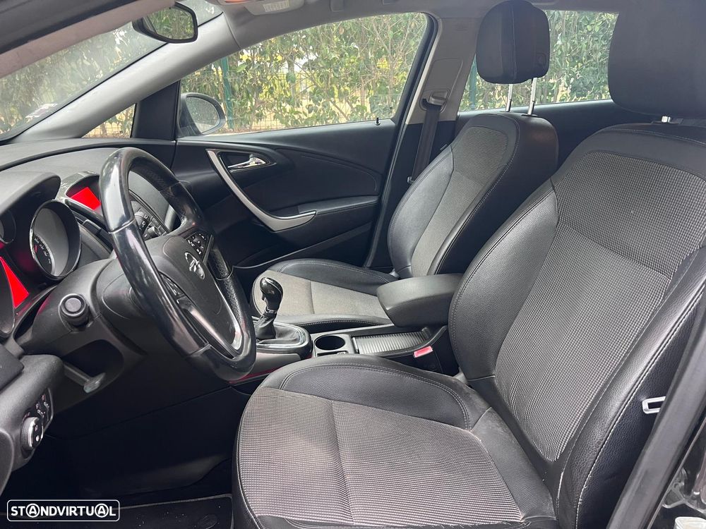 Opel Astra Sports Tourer - 8