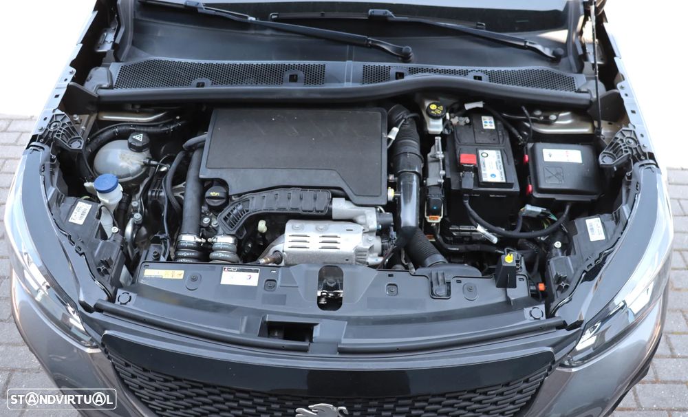 Peugeot 2008 1.2 PureTech Active EAT8 — fotografia 36