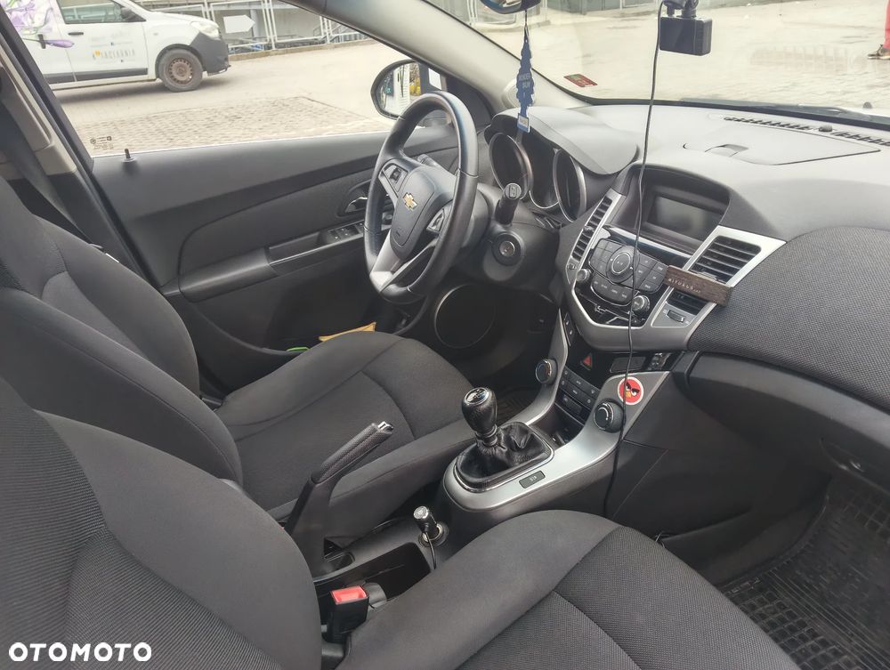 Chevrolet Cruze 1.8 LT - 11