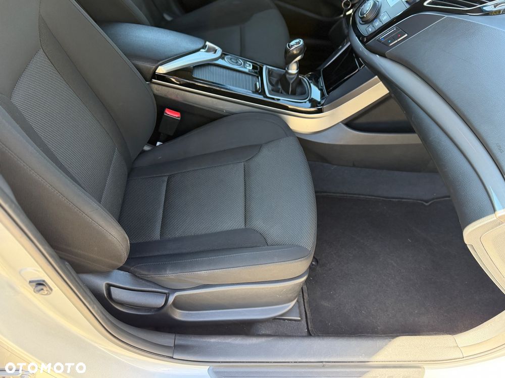 Hyundai i40 Kombi 1.6 Trend - 18