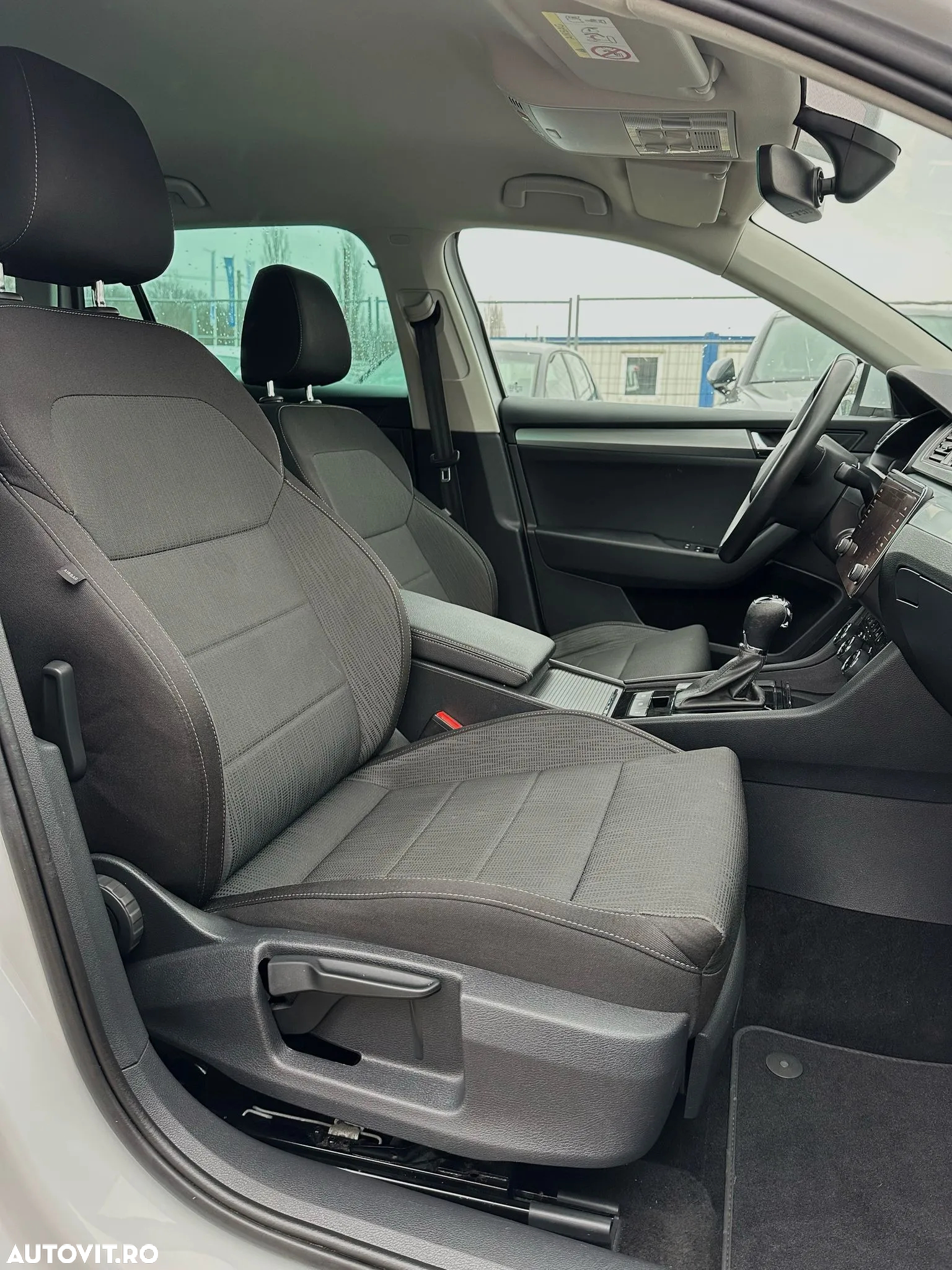 Skoda Superb 1.6 TDI DSG Ambition - 15