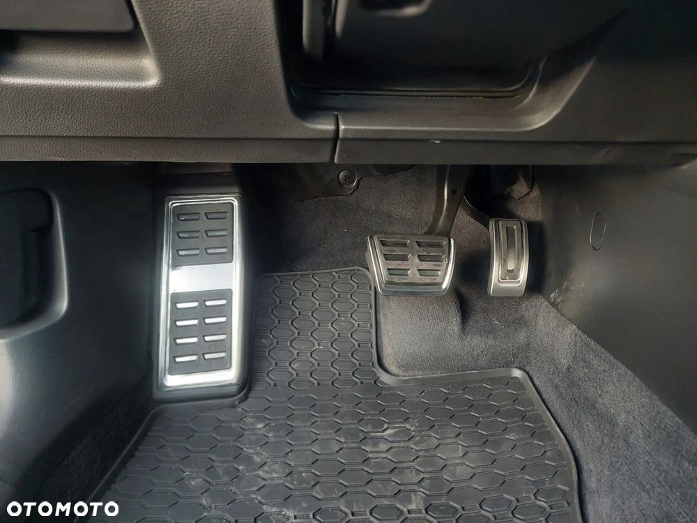Volkswagen Passat - 36