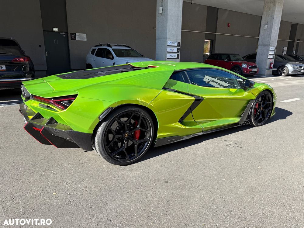 Lamborghini Revuelto - 27