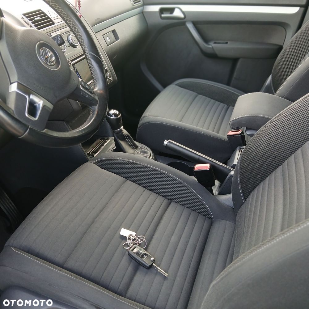 Volkswagen Touran - 3