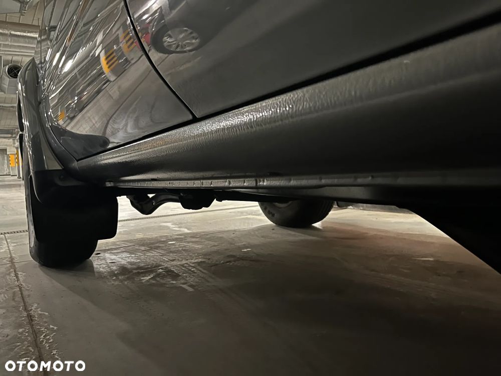 Toyota Land Cruiser - 22