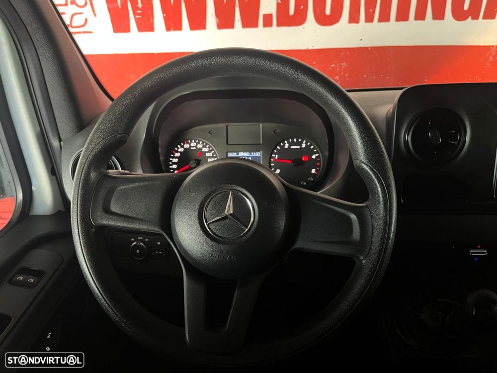 Mercedes-Benz Sprinter 215 CDI RWD L1 - 14