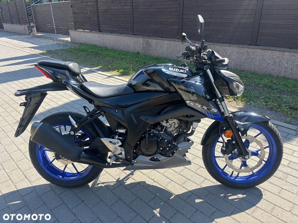 Suzuki GSX - 4