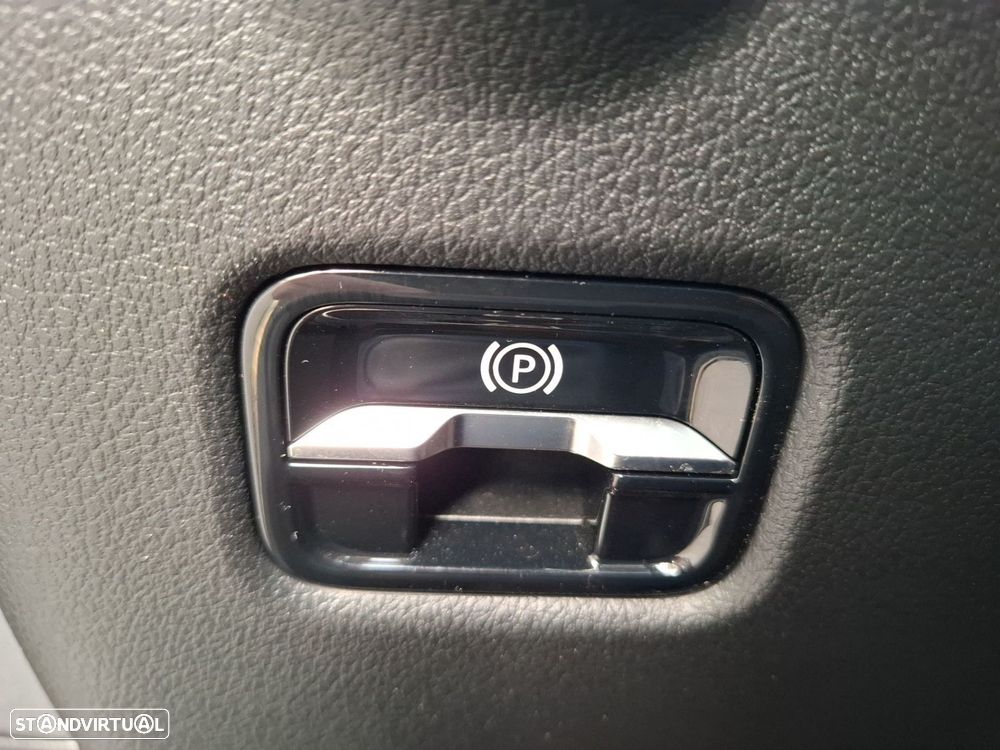 Mercedes-Benz C 300 e AMG Line - 19