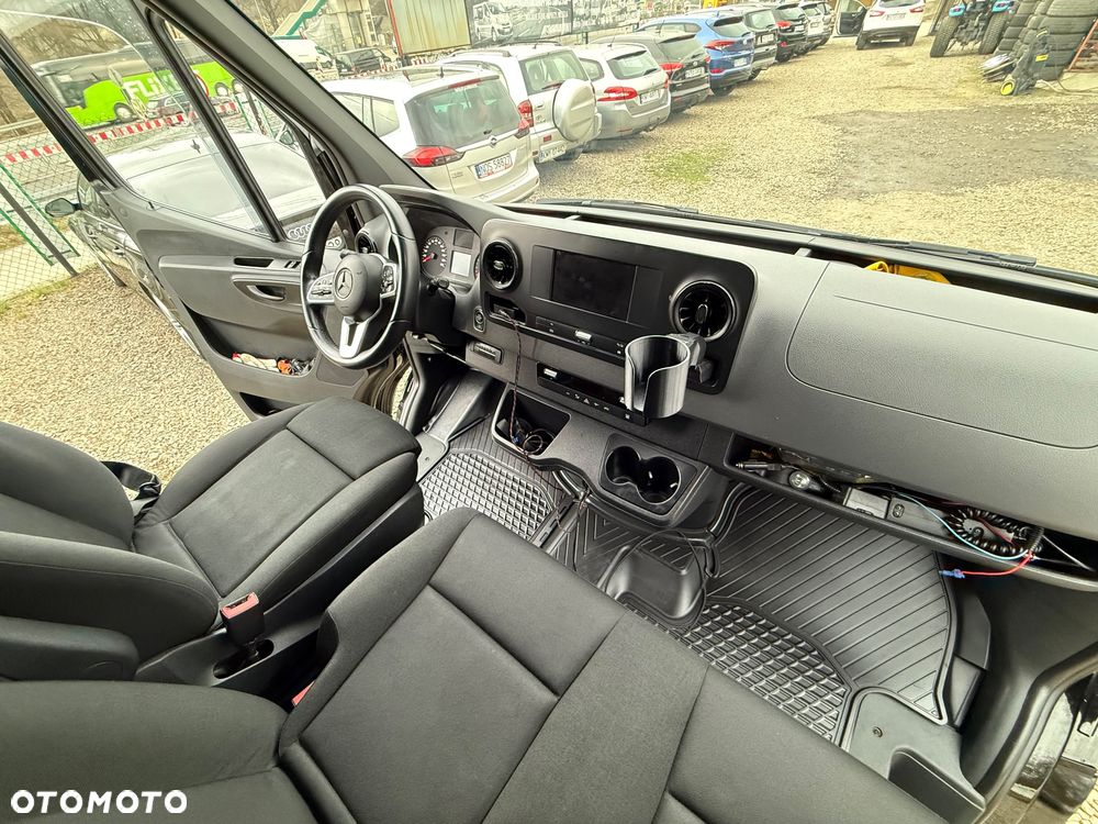 Mercedes-Benz Sprinter - 4