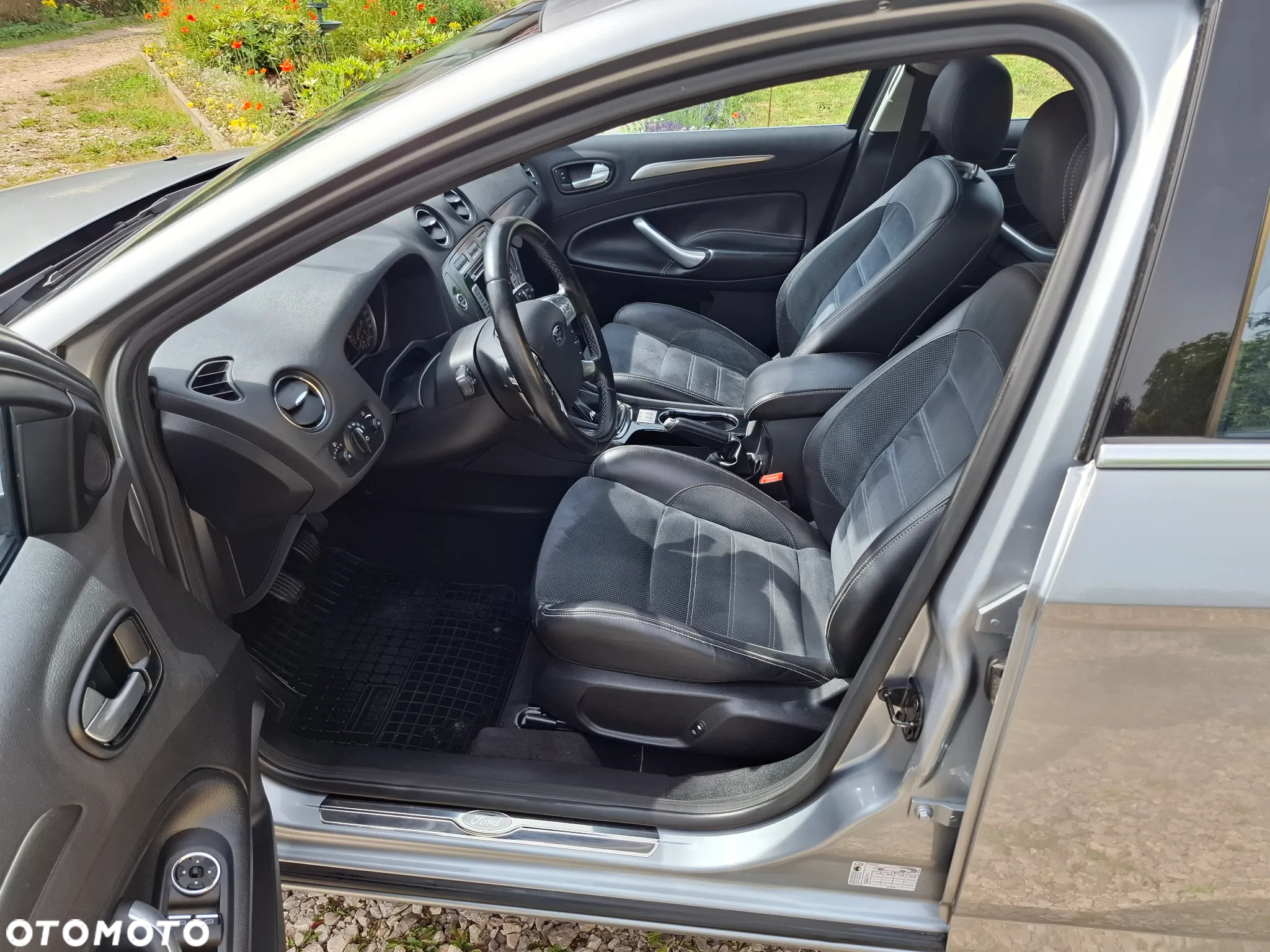 Ford Mondeo 2.5 Titanium X - 19