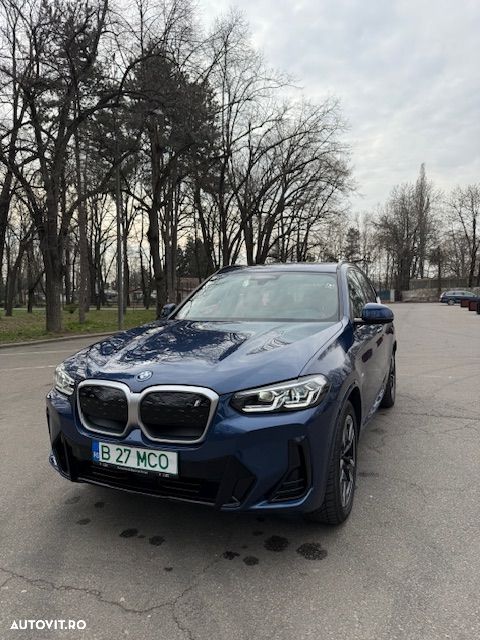 BMW iX3 - 4
