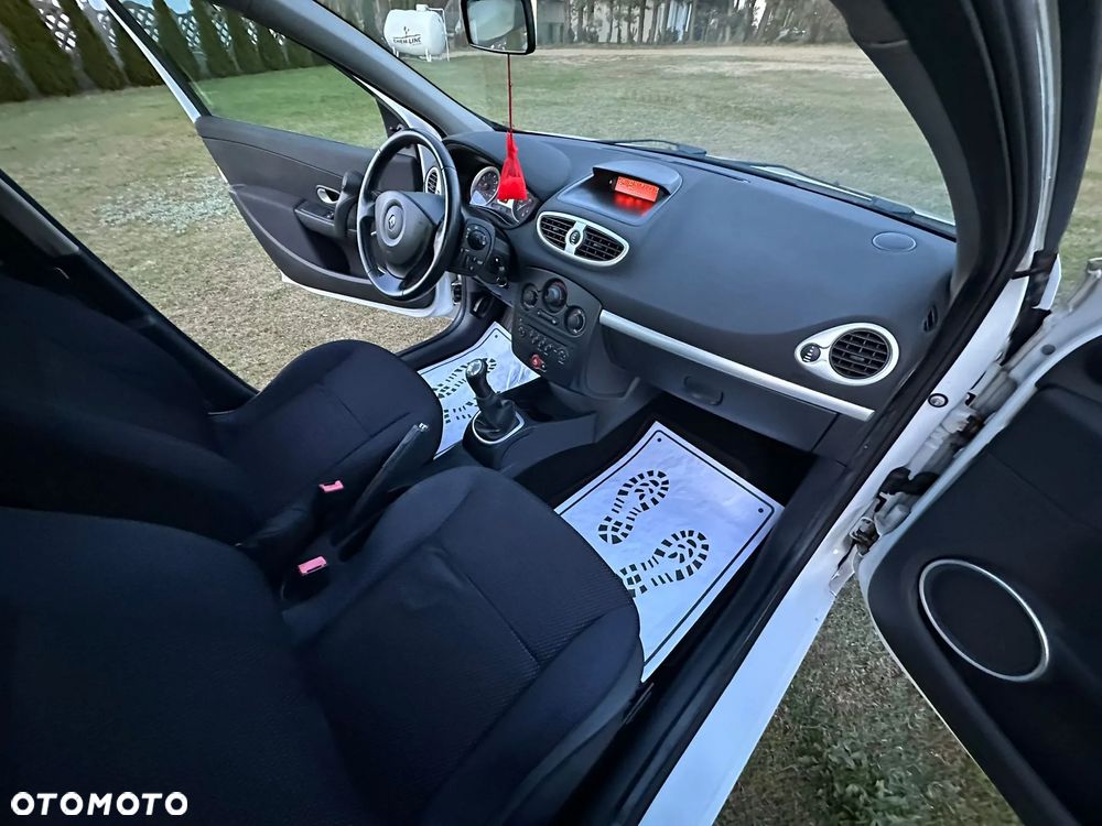 Renault Clio - 11