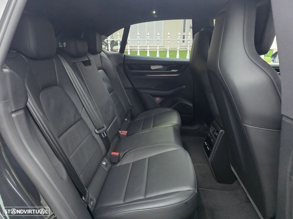 Porsche Macan Electric 4 - 8