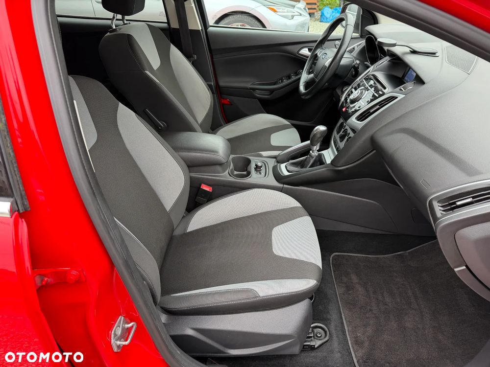 Ford Focus 1.6 EcoBoost Trend Sport - 32