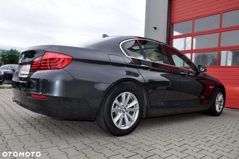 BMW Seria 5 520d Blue Performance - 17