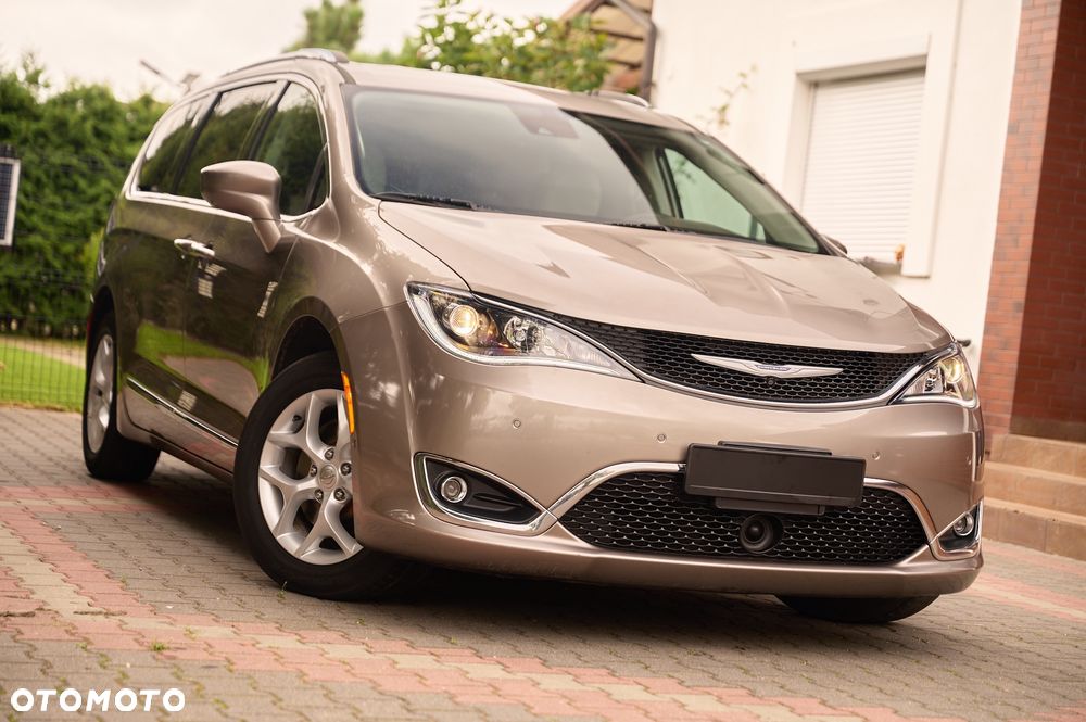 Chrysler Pacifica - 9