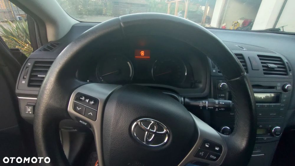 Toyota Avensis 1.8 Luna - 9