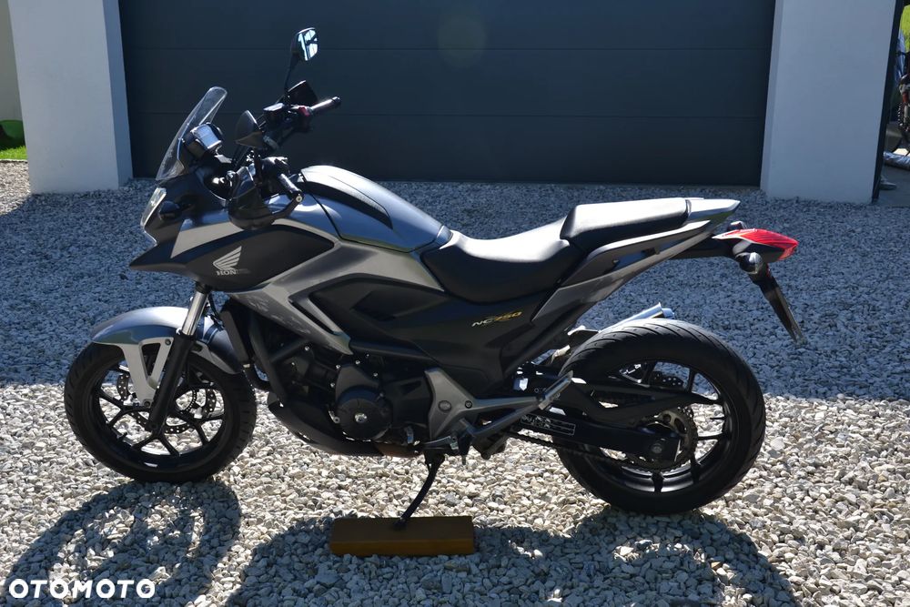 Honda NC - 9
