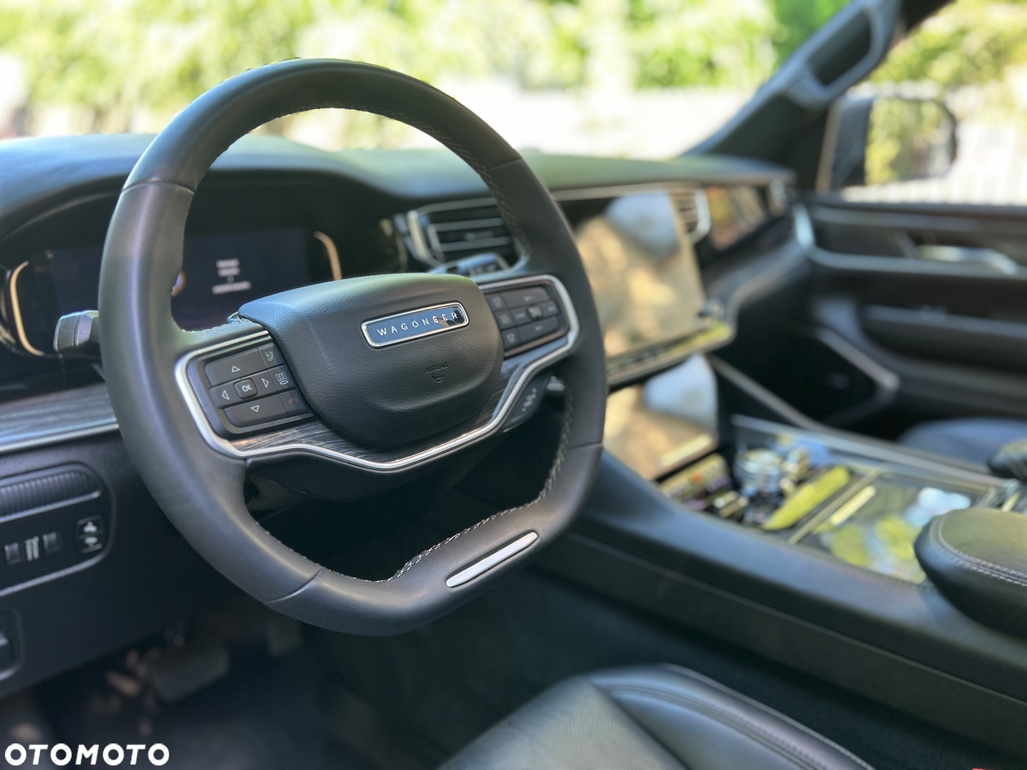 Jeep Wagoneer - 10