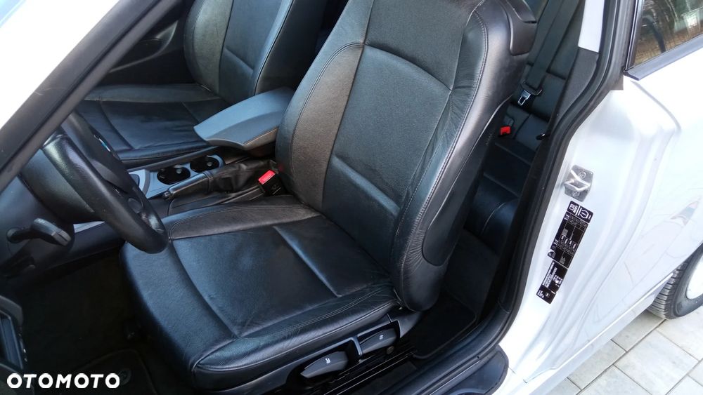 BMW Seria 1 116d - 15