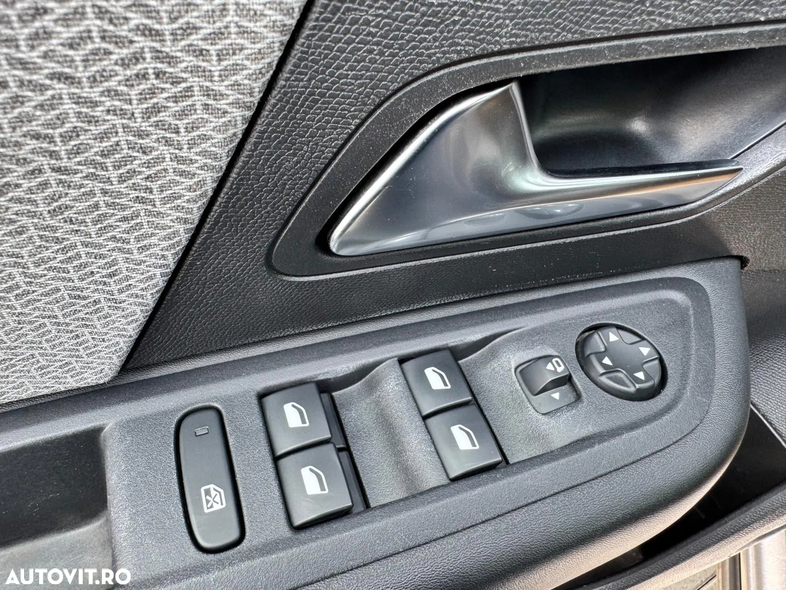 Citroën C4 1.2 PureTech S&S EAT8 Shine - 26