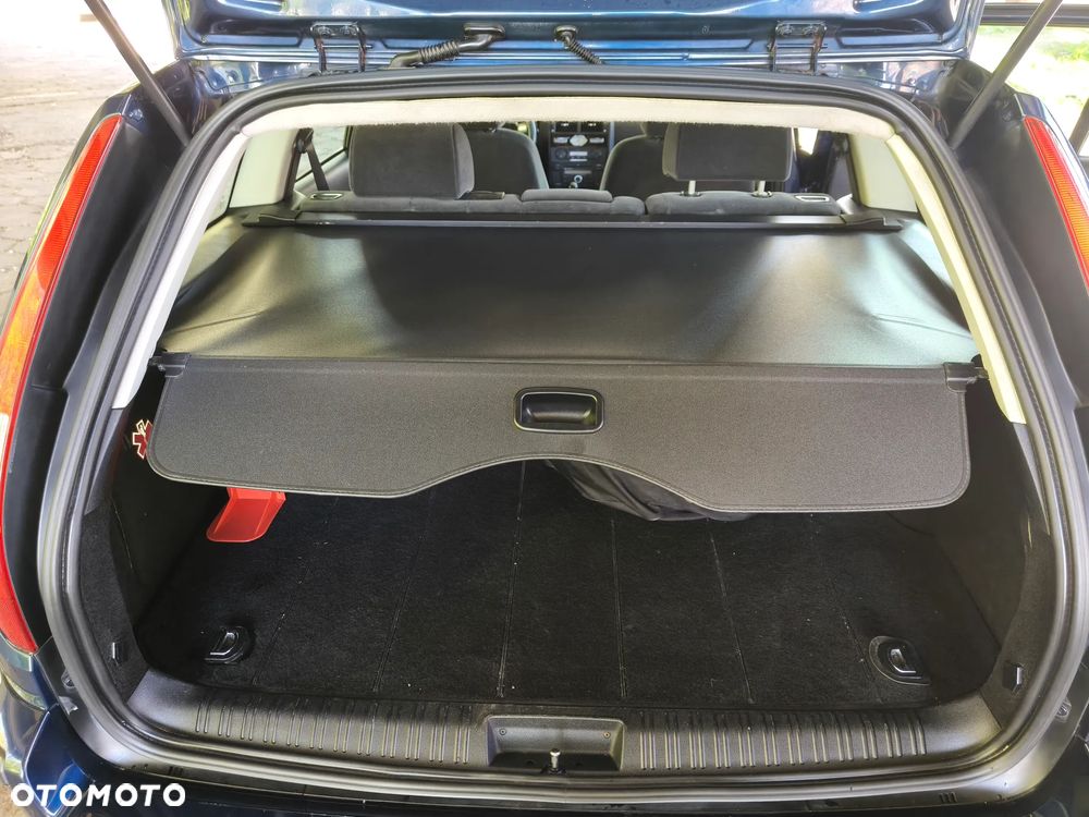 Ford Mondeo 1.8 Ghia - 28