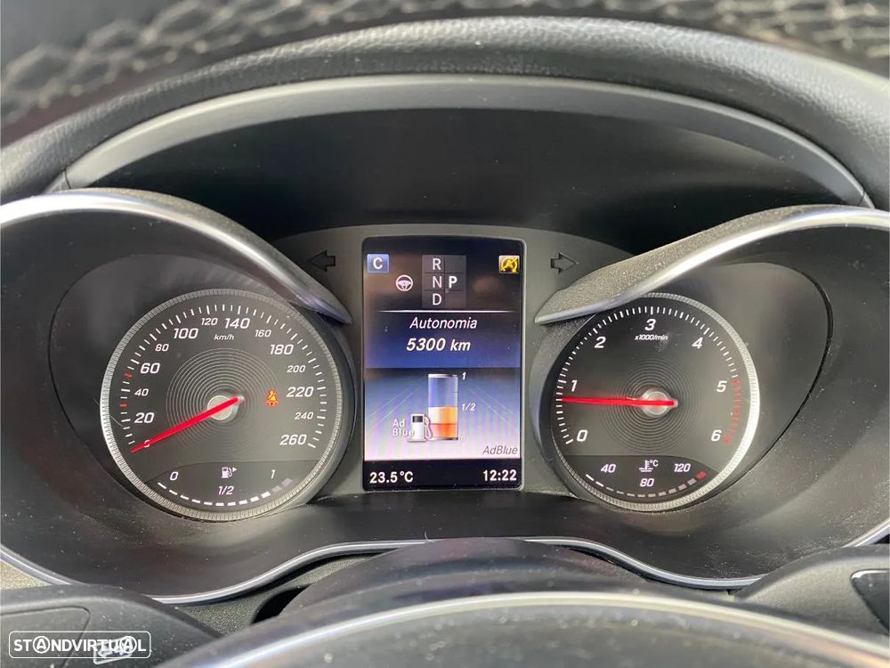 Mercedes-Benz GLC 250 d Coupe 4Matic 9G-TRONIC AMG Line - 59