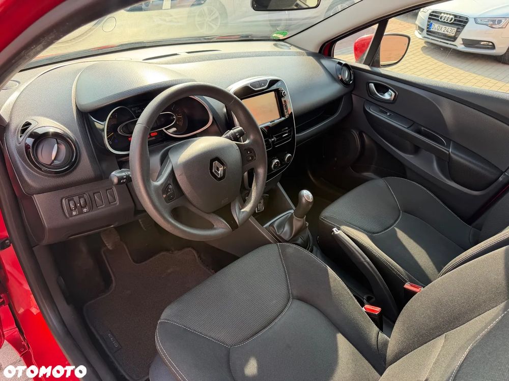 Renault Clio 1.2 16V 75 Life - 13