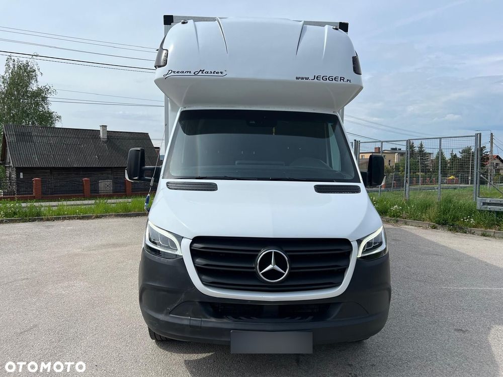 Mercedes-Benz Sprinter - 2