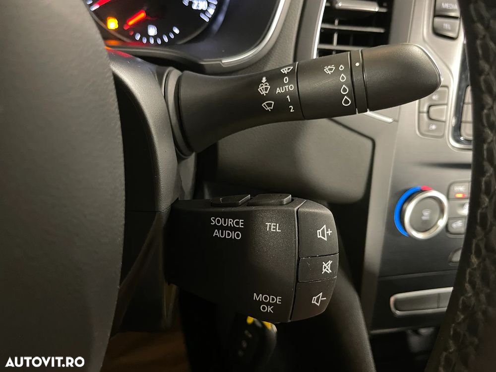 Renault Megane TCe 140 GPF Zen - 17