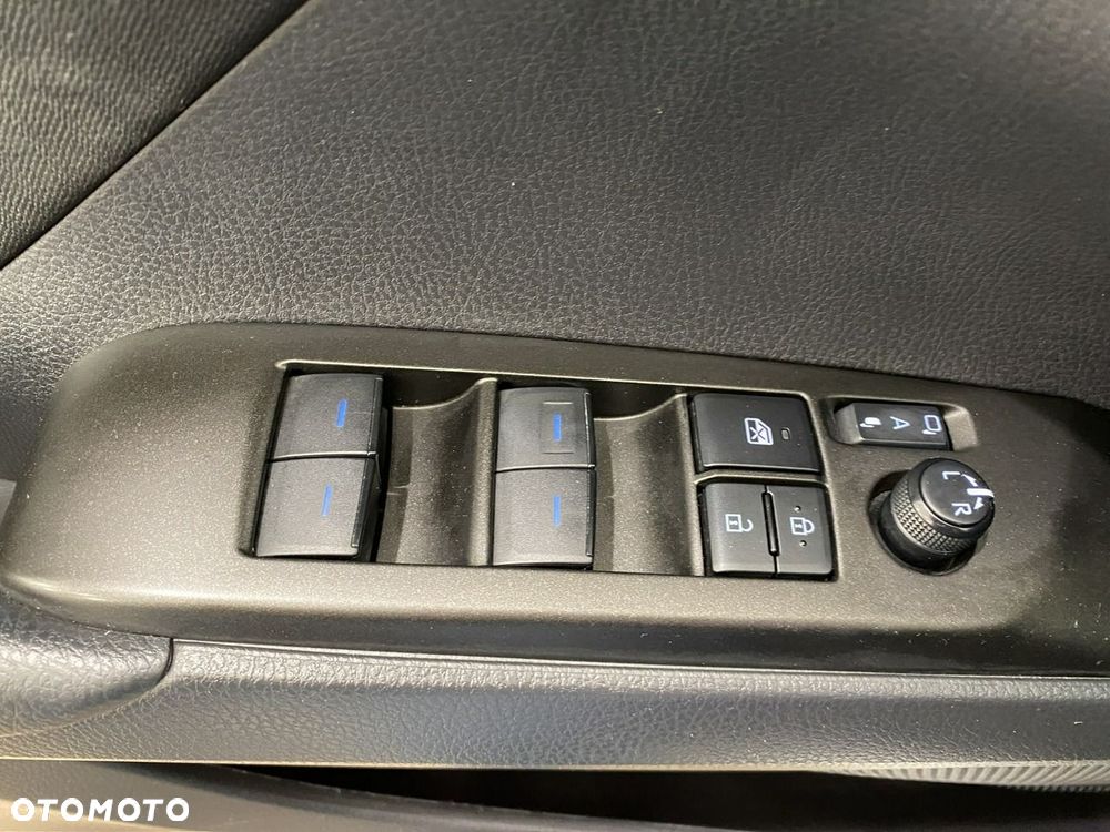 Toyota Camry - 14