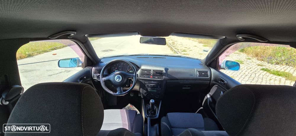 VW Golf 1.9 TDi 25 Anos - 9