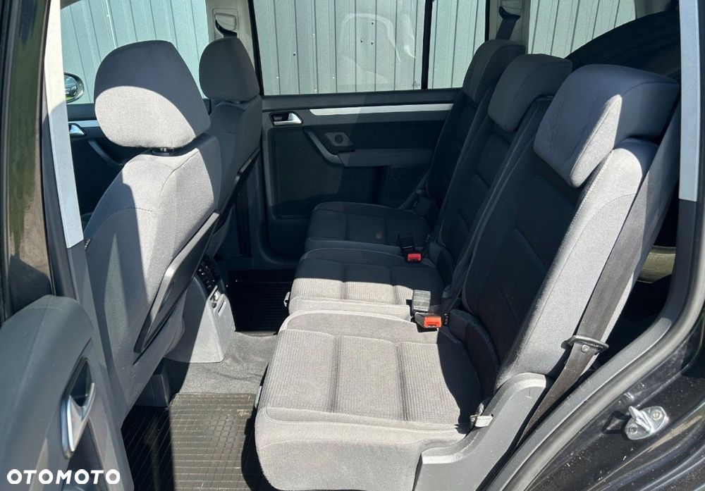 Volkswagen Touran - 13
