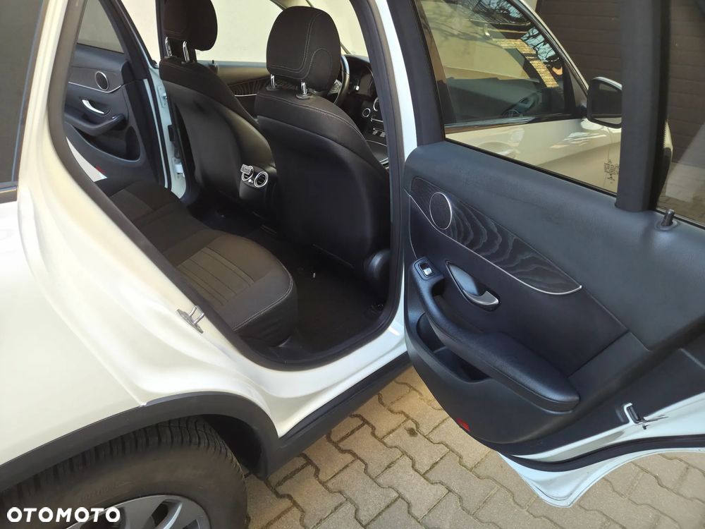 Mercedes-Benz GLC - 21