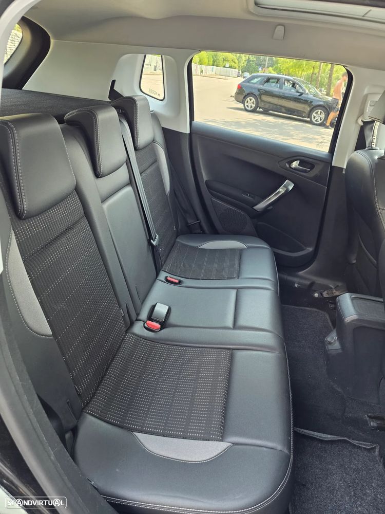 Peugeot 2008 1.6 e-HDi Allure - 10