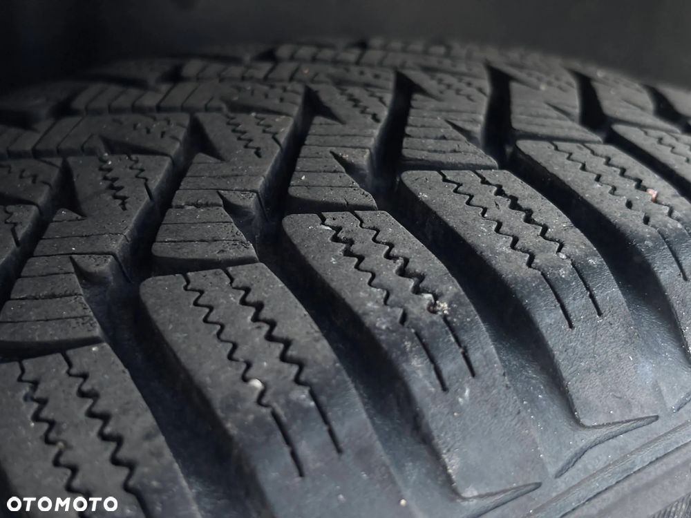 Skoda RAPID 1.0 TSI Active - 25