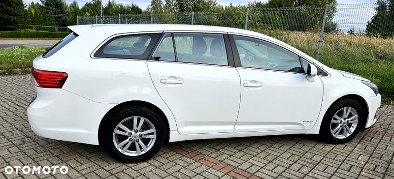 Toyota Avensis 2.0 D-4D Premium - 9