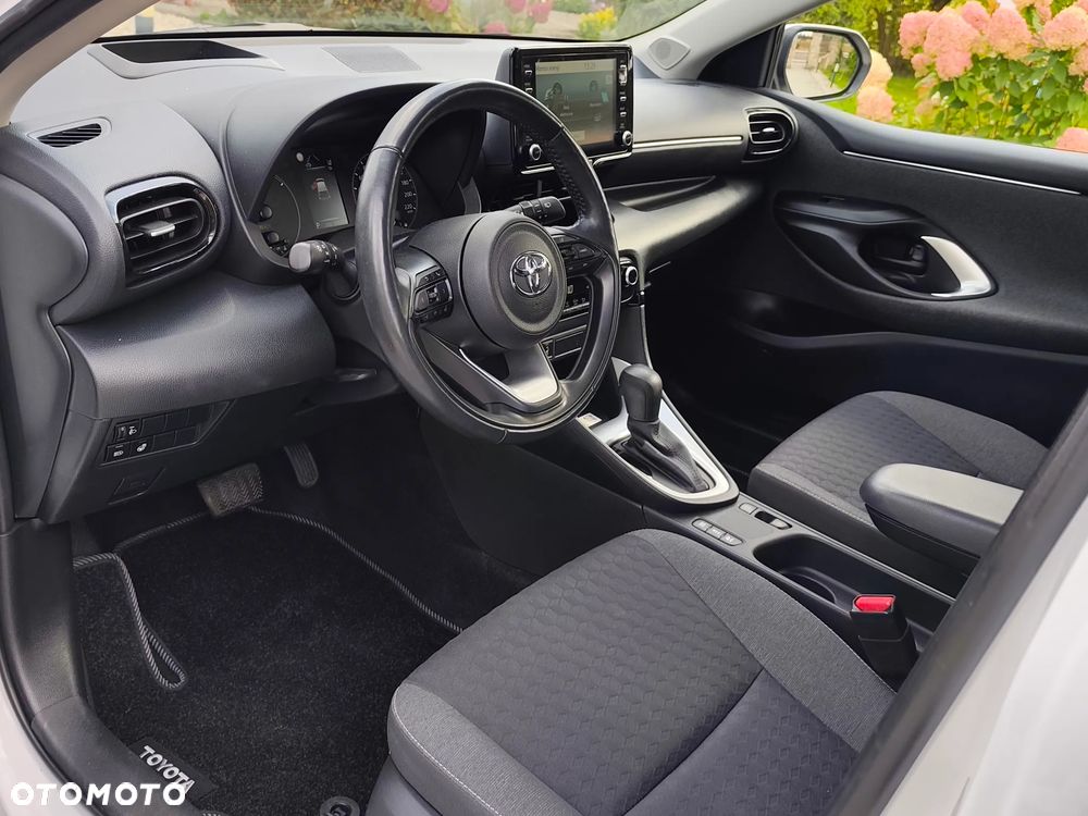 Toyota Yaris Hybrid 100 Premium EU6 - 26