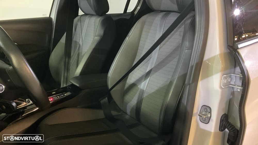 Peugeot e-208 50 kWh Allure - 12